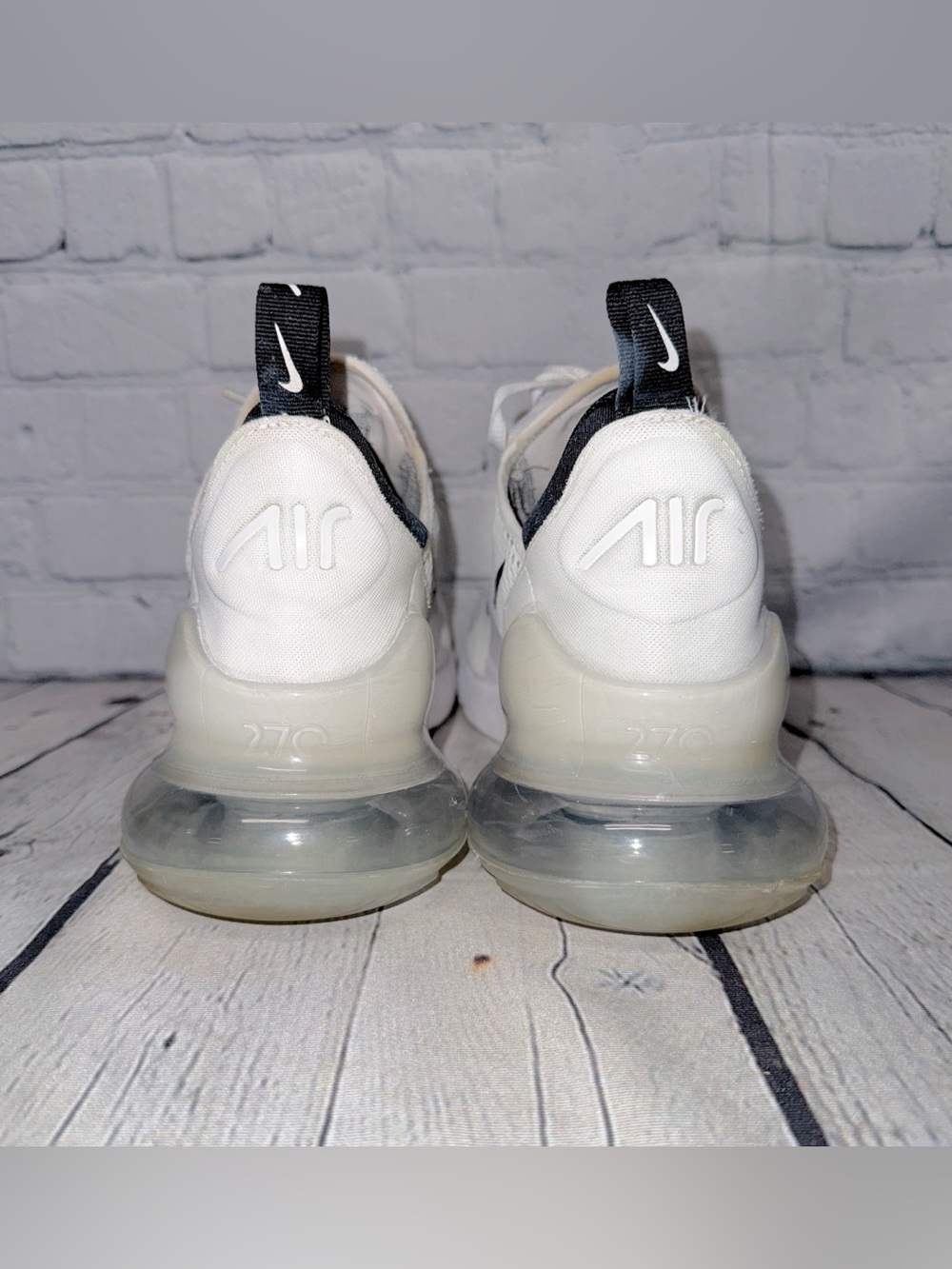 Nike Air Max 270 Sneakers - Picture 6 of 7